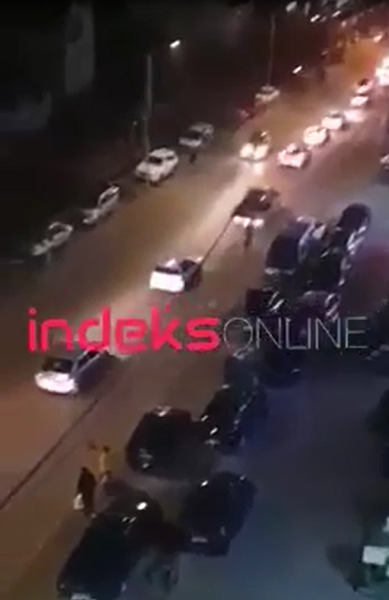 Ferizaj: Qytetarët parkojnë veturat rreth hekurudhës, treni nuk mund të kaloj w 16 389x600 - Ferizaj: Qytetarët parkojnë veturat rreth hekurudhës, treni nuk mund të kaloj