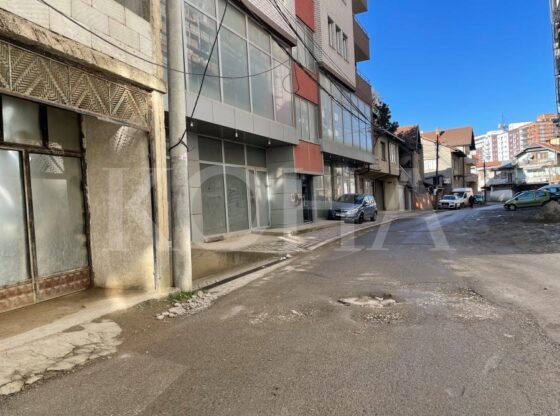 w 6 560x416 - Qytetarët në Ferizaj kritikojnë komunën për mosmirëmbajtje të rrugëve (FOTO)