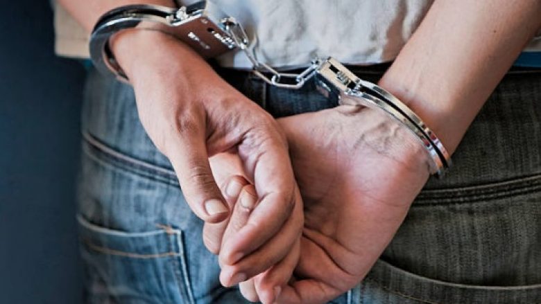 arrestim 1 780x4391 1 - Arrestohet një person në Ferizaj, sulmoi seksualisht një femër