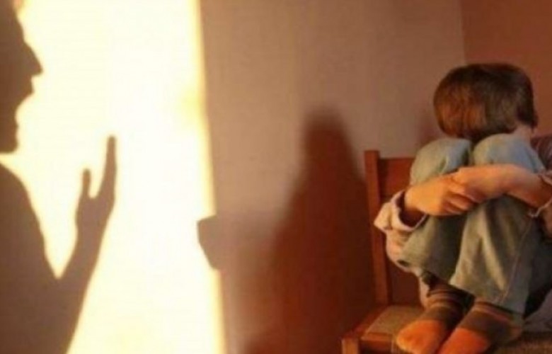 515345 kd4iAwa2eY1 - Një muaj paraburgim për nënën nga Ferizaj, që keqtrajtoi fëmijët e saj