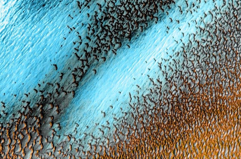 6072d3cf4943790018bb1cf7 e16182225488161 - Marsi bëhet blu, NASA publikon imazhin spektakolar