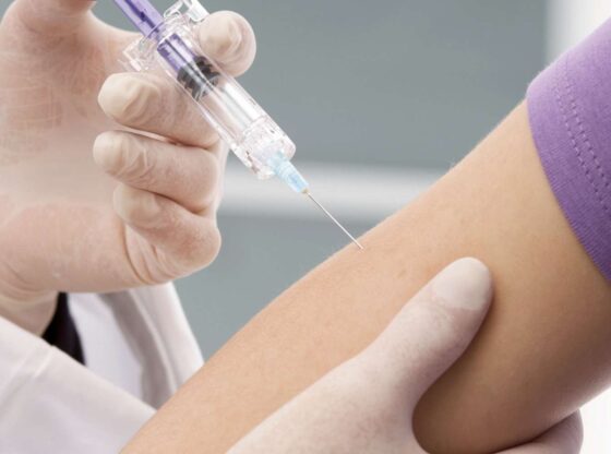vaksinimi1 560x416 - Mëso se ku dhe kur mund të bësh vaksionimin në Ferizaj!