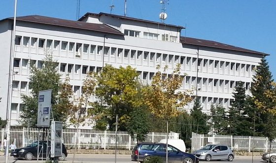 ferizaj policia1 560x330 - Policia e arreston lypësin 83 vjeçar në Ferizaj, iu gjetën 1150 euro