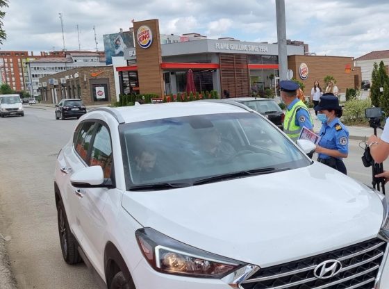 Foto 21 560x416 - “Vera është e bukur por kujdes”-Policia e Ferizajt me aktivitet sensibilizues për parandalimin e aksidenteve