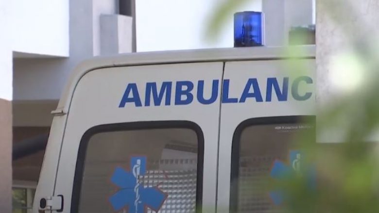 ambulanca 780x4391 1 - Ndërron jetë 84-vjeçari, u godit me veturë në Ferizaj para dy jave
