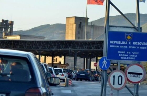 Kufiri Kosov Maqedoni1 560x365 - Zbutet masa për të hyrë në Kosovë