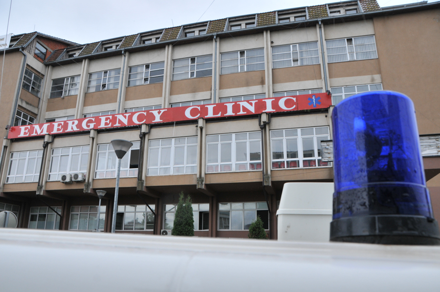 Emergjenca QKUK 12 11 - Po trajtohej në QKUK pas lëndimeve që kishte pësuar në aksident, vdes qytetari nga Ferizaj