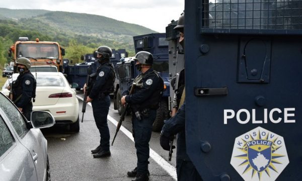 auto Policia speciale e KosoveYs 1632237867 600x360 1 - Policëve iu mbetet paga njëjtë, nuk do iu numërohet fare rrezikshmëria në punë