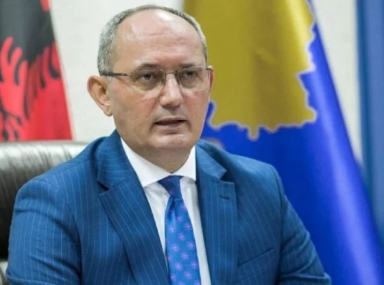 auto agim aliu 696x4541675410635 11750955704 560x416 - Kryetari i Ferizajt konfirmon rikandidimin: “Po për Ferizajn, gjithmonë”