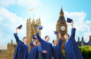 Students graduating in London 768x500 1 300x195 - Studime në Angli: Mundësi për të ardhmen tuaj akademike
