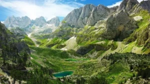 2019 01 bjeshket2 jpg 300x168 - Bjeshkët e Nemuna – Misteri dhe madhështia e Alpeve Shqiptare