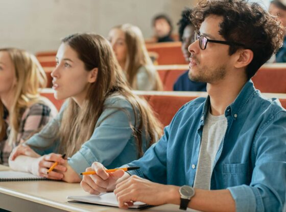 BLOG how to motivate students 560x416 - 7 Këshilla për Studentët që Duan të Arrijnë Rezultate më të Mira