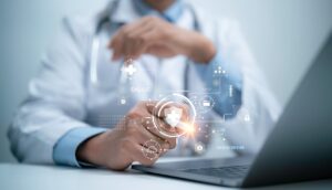 562ebeb9 4cd1 41e0 b1b4 92d9f05c48bb 300x172 - Si po ndryshon mjekësia moderne jetën e pacientëve